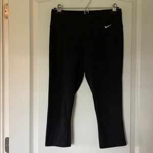 Nike cropped leggings